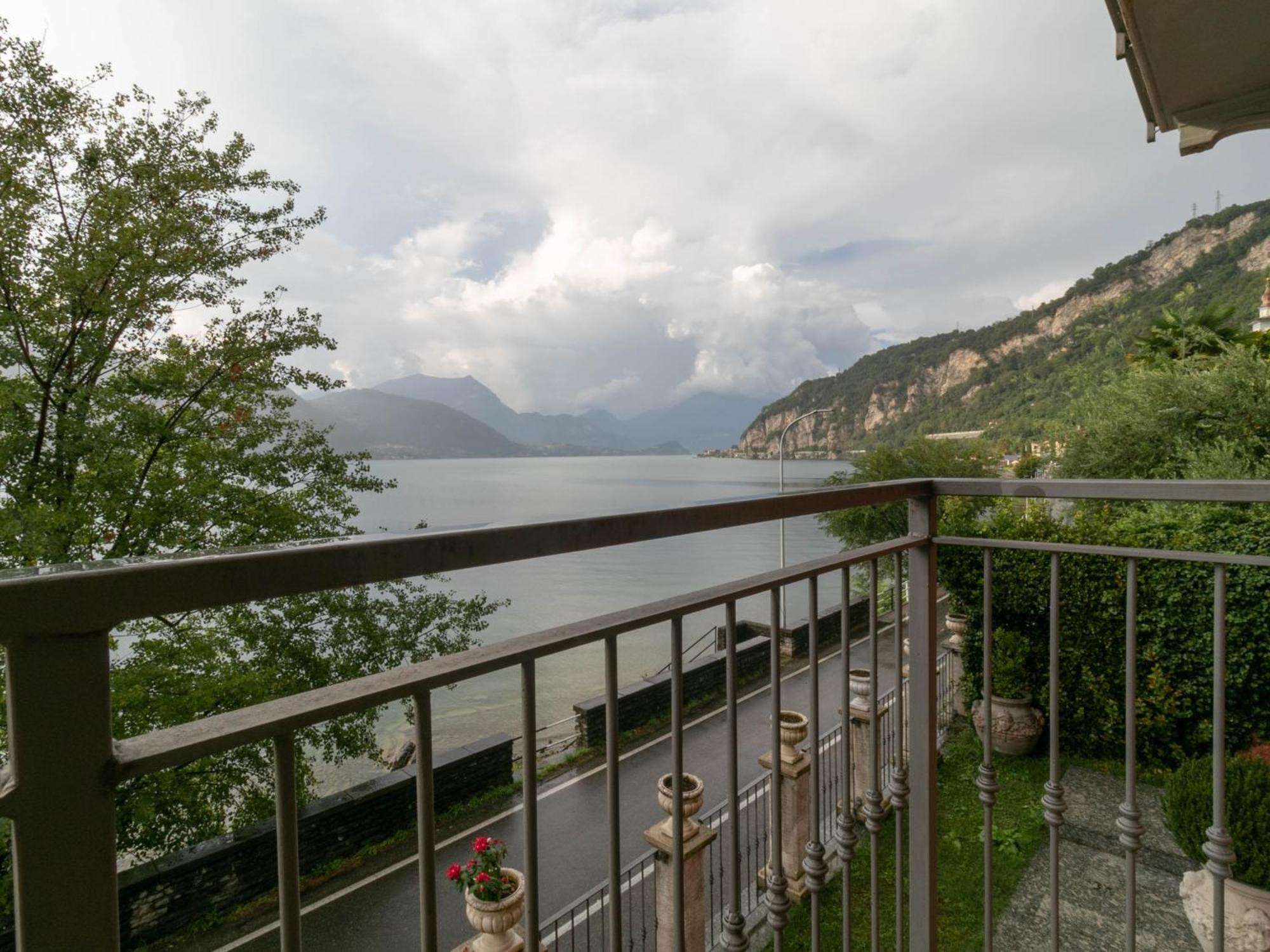 Villa Olcio - Al Lago マンデッロ・デル・ラーリオ エクステリア 写真